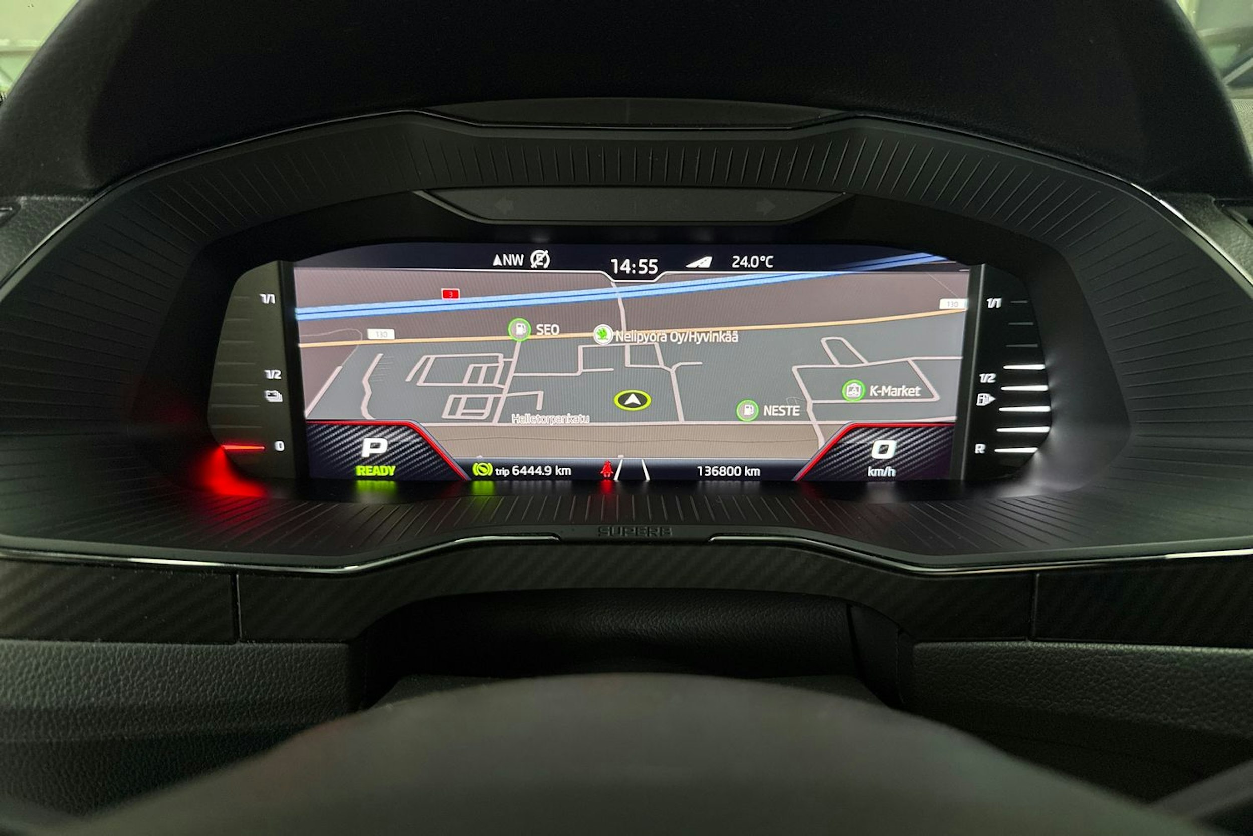 valkoinen Skoda Superb 2020 kuva 23.