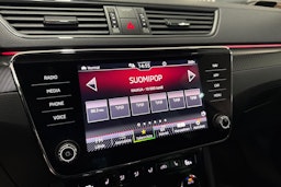 valkoinen Skoda Superb 2020 kuva 24.