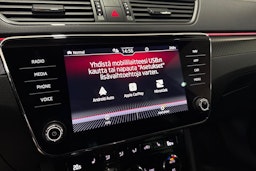 valkoinen Skoda Superb 2020 kuva 26.