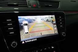 valkoinen Skoda Superb 2020 kuva 33.