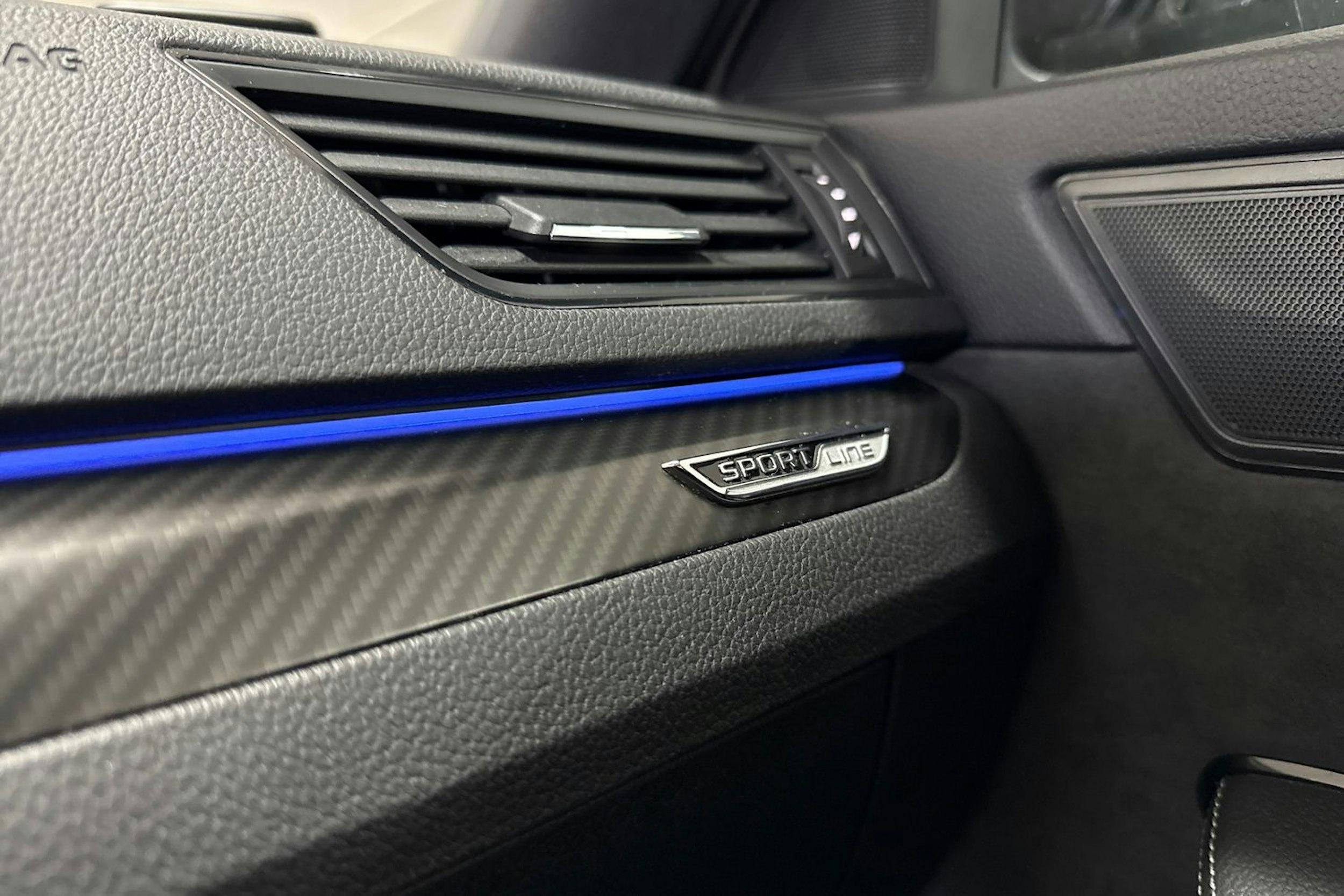 valkoinen Skoda Superb 2020 kuva 34.