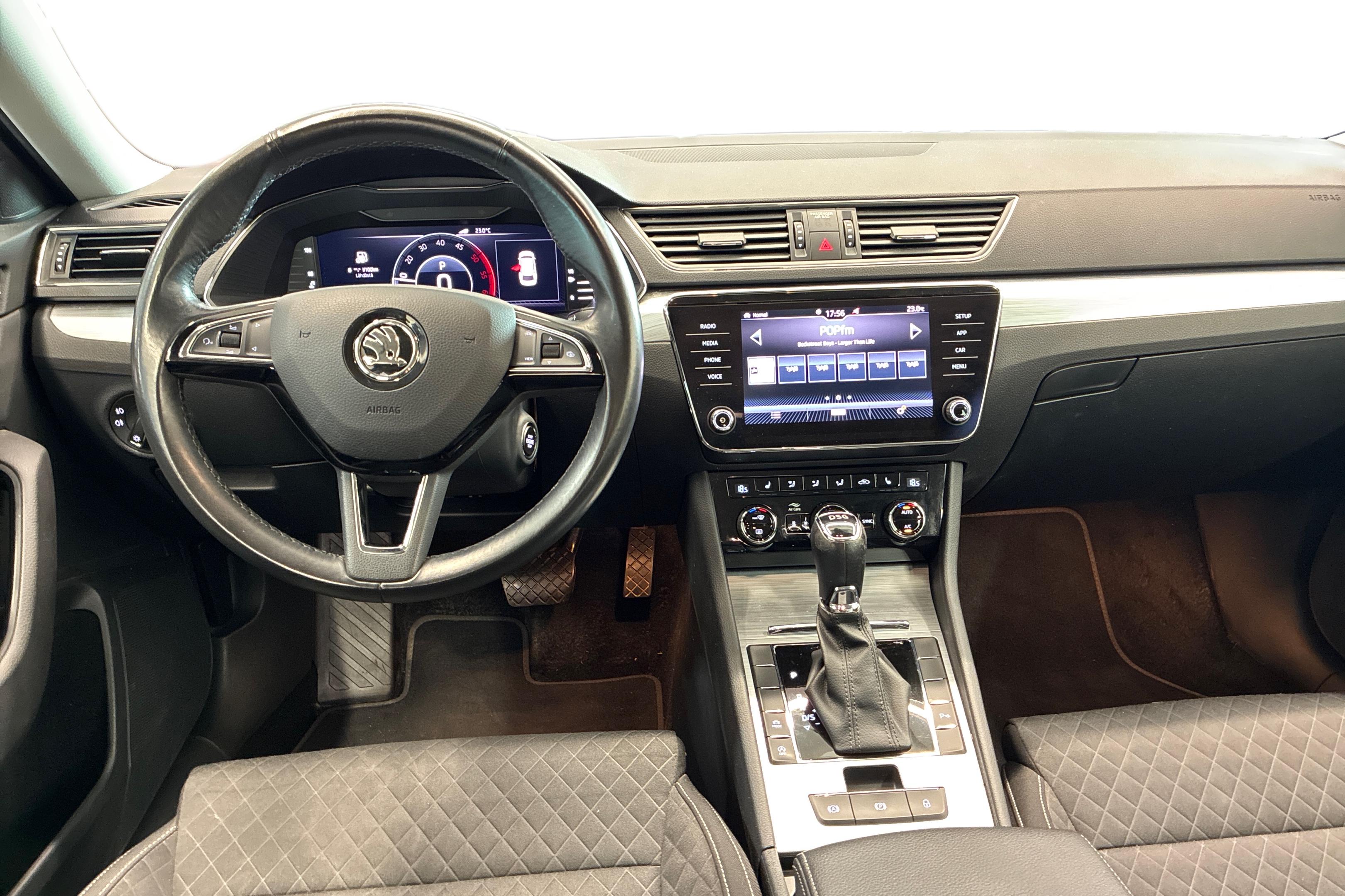 Skoda Superb 2020, photo 7/23