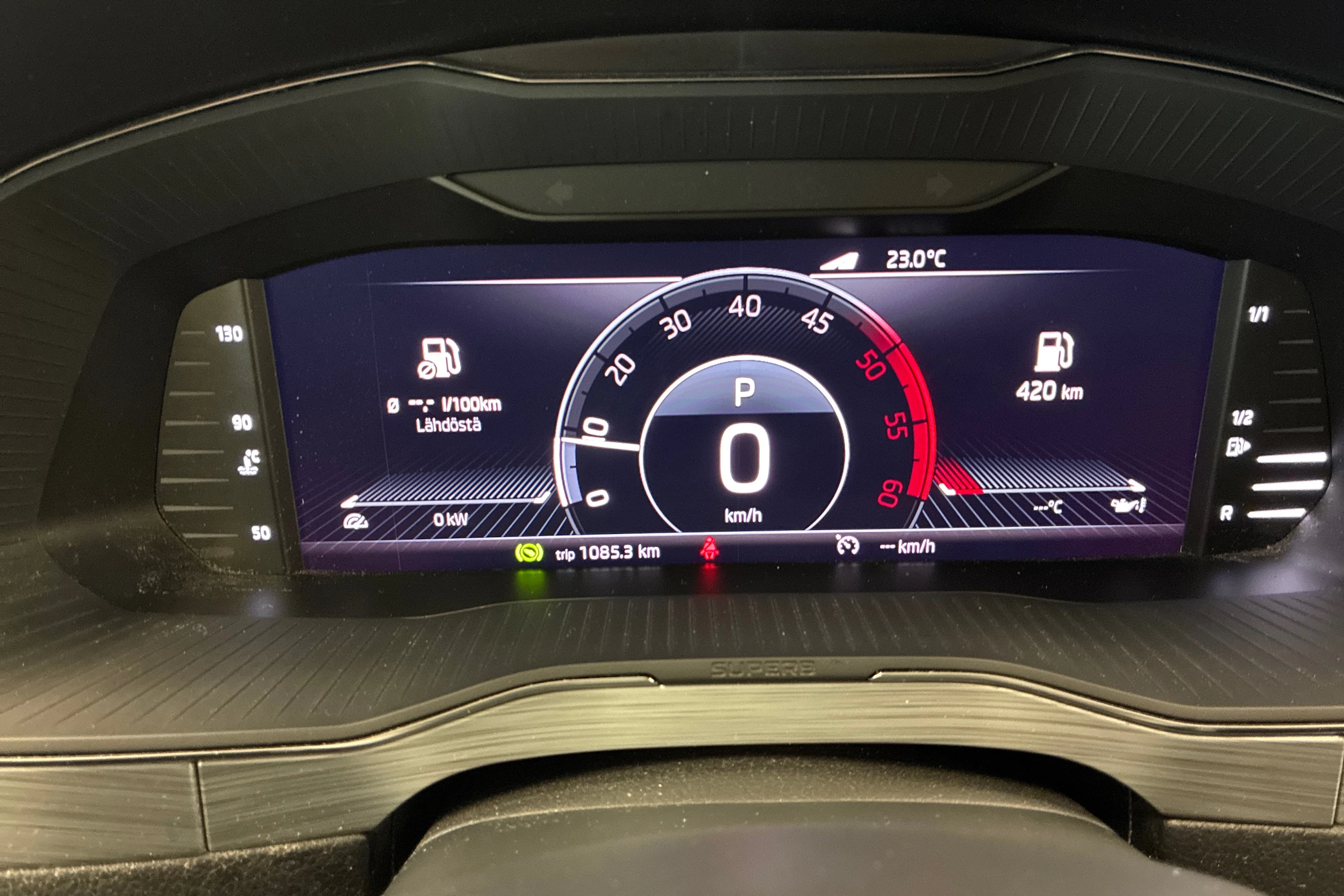 harmaa Skoda Superb 2020 kuva 15.