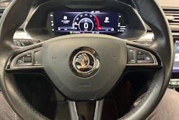 harmaa Skoda Superb 2020 kuva 17.