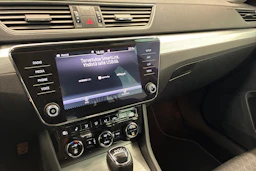 harmaa Skoda Superb 2020 kuva 19.