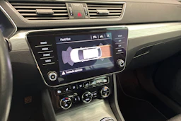 harmaa Skoda Superb 2020 kuva 20.