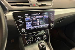 harmaa Skoda Superb 2020 kuva 21.
