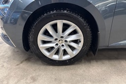 met. harmaa Skoda Superb 2020 kuva 10.