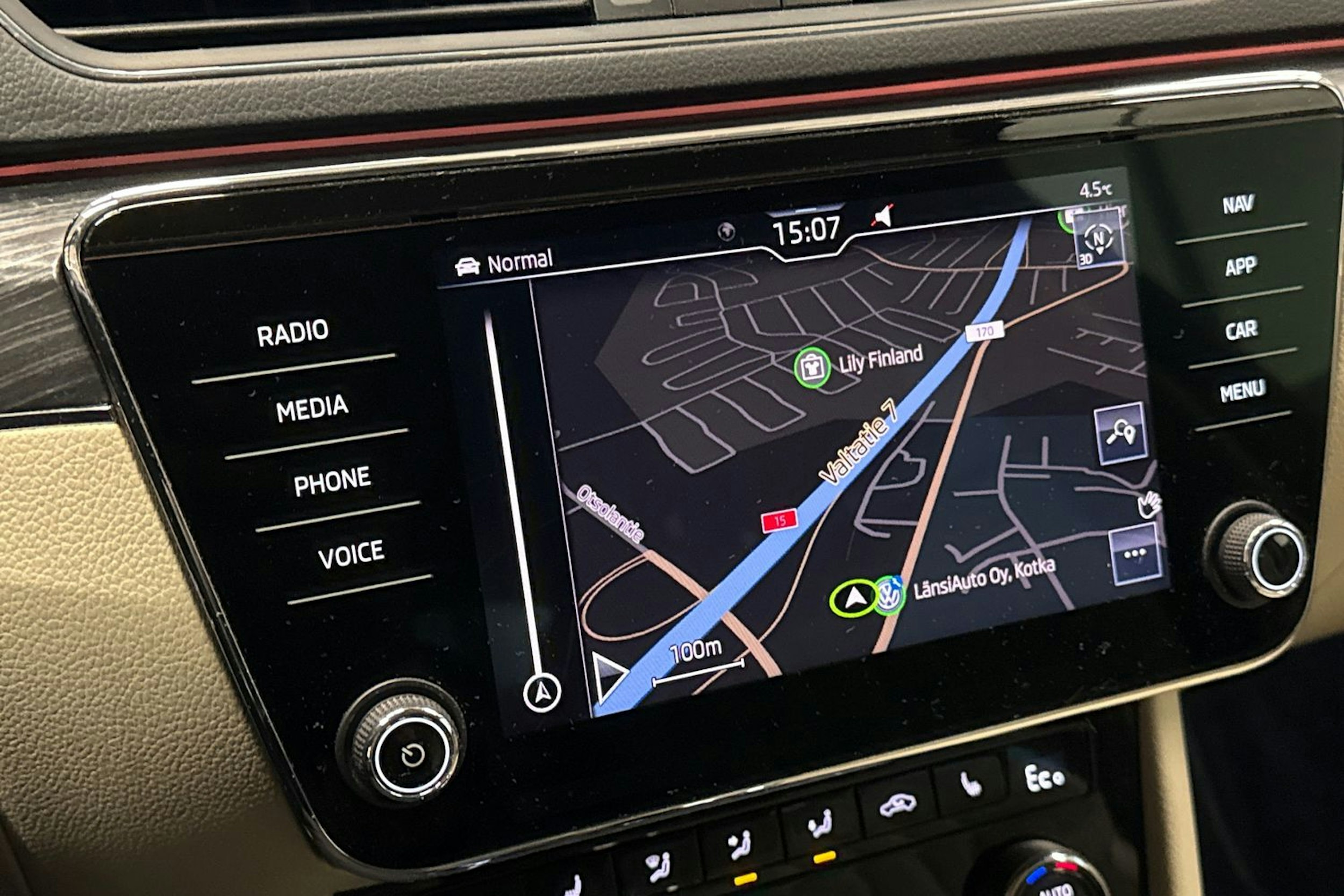 met. harmaa Skoda Superb 2020 kuva 19.