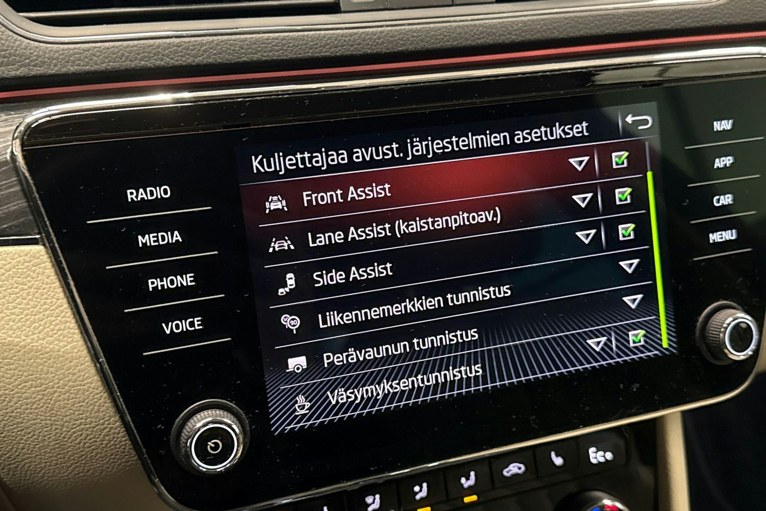 met. harmaa Skoda Superb 2020 kuva 23.