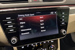 met. harmaa Skoda Superb 2020 kuva 25.