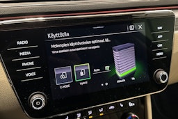 met. harmaa Skoda Superb 2020 kuva 26.