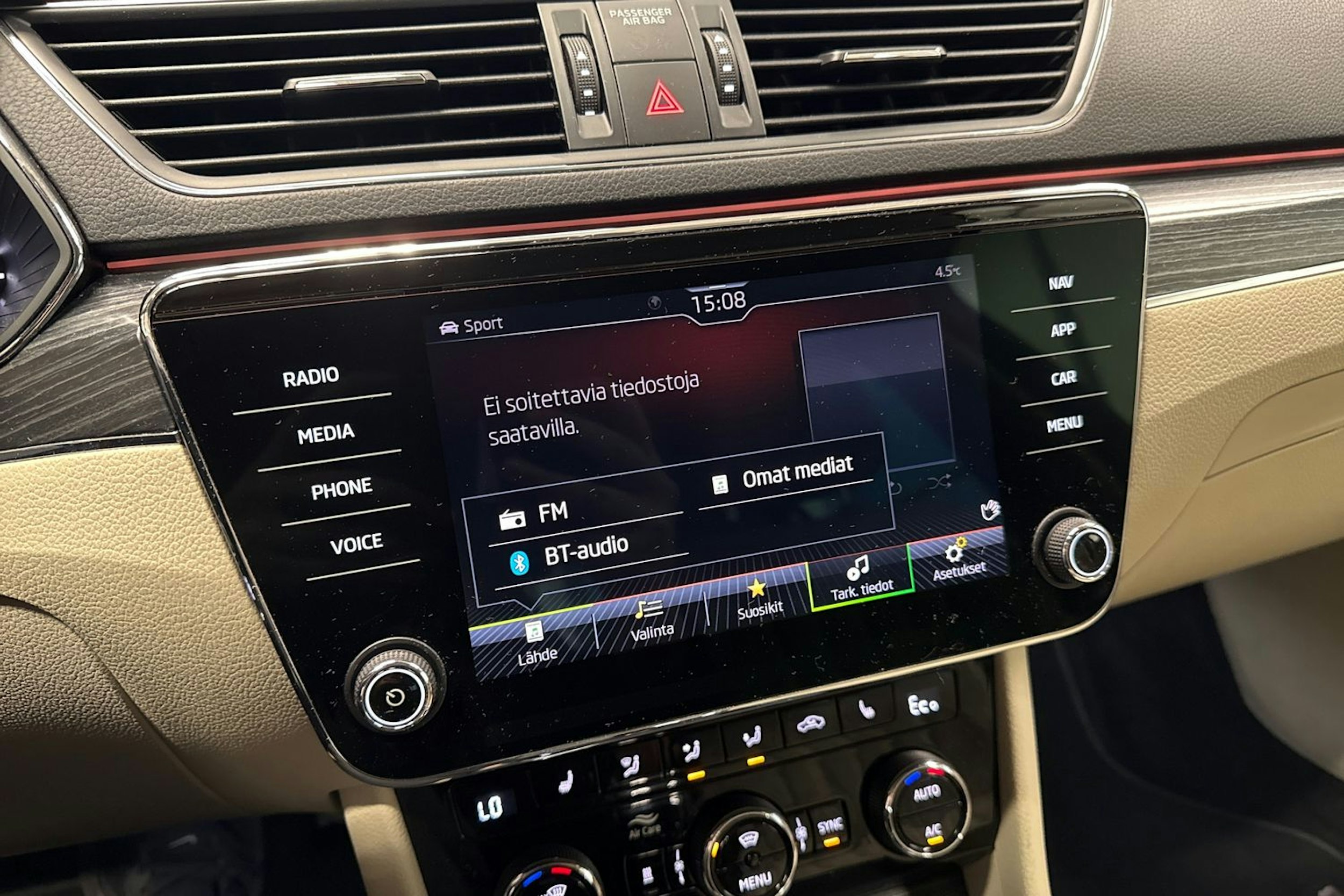 met. harmaa Skoda Superb 2020 kuva 27.