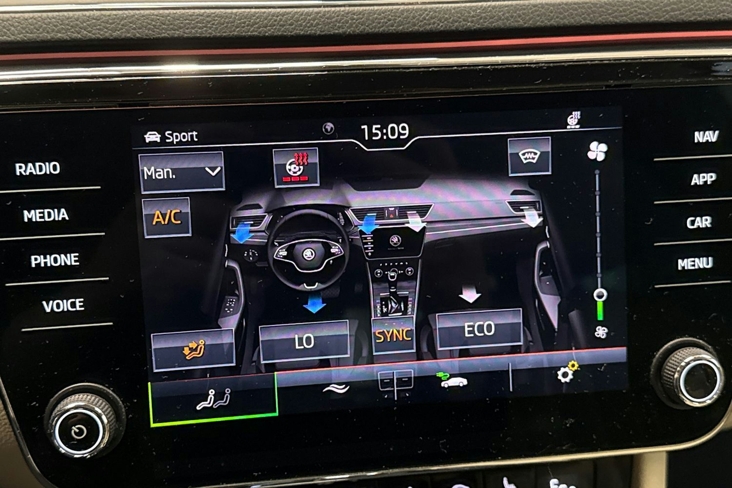 met. harmaa Skoda Superb 2020 kuva 29.