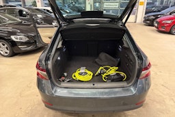 met. harmaa Skoda Superb 2020 kuva 31.