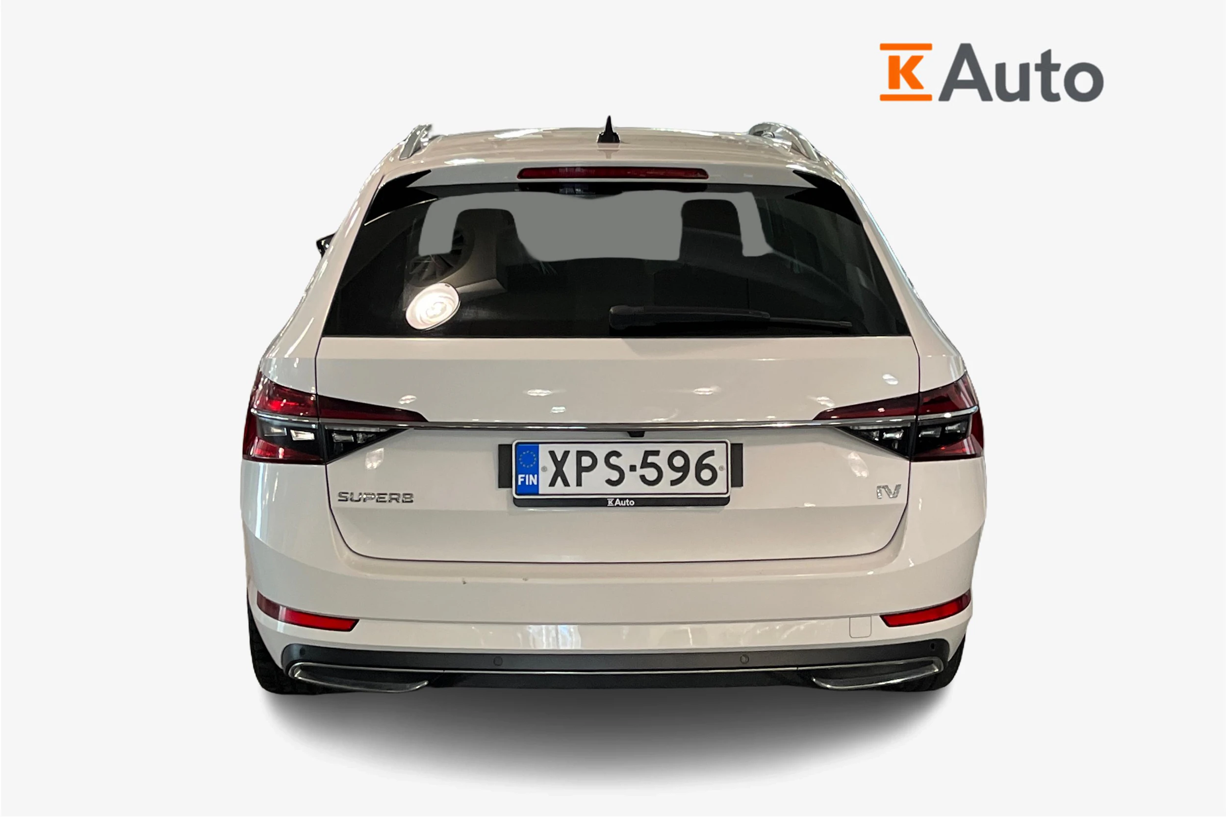 Valkoinen Skoda Superb 2020 kuva 4.