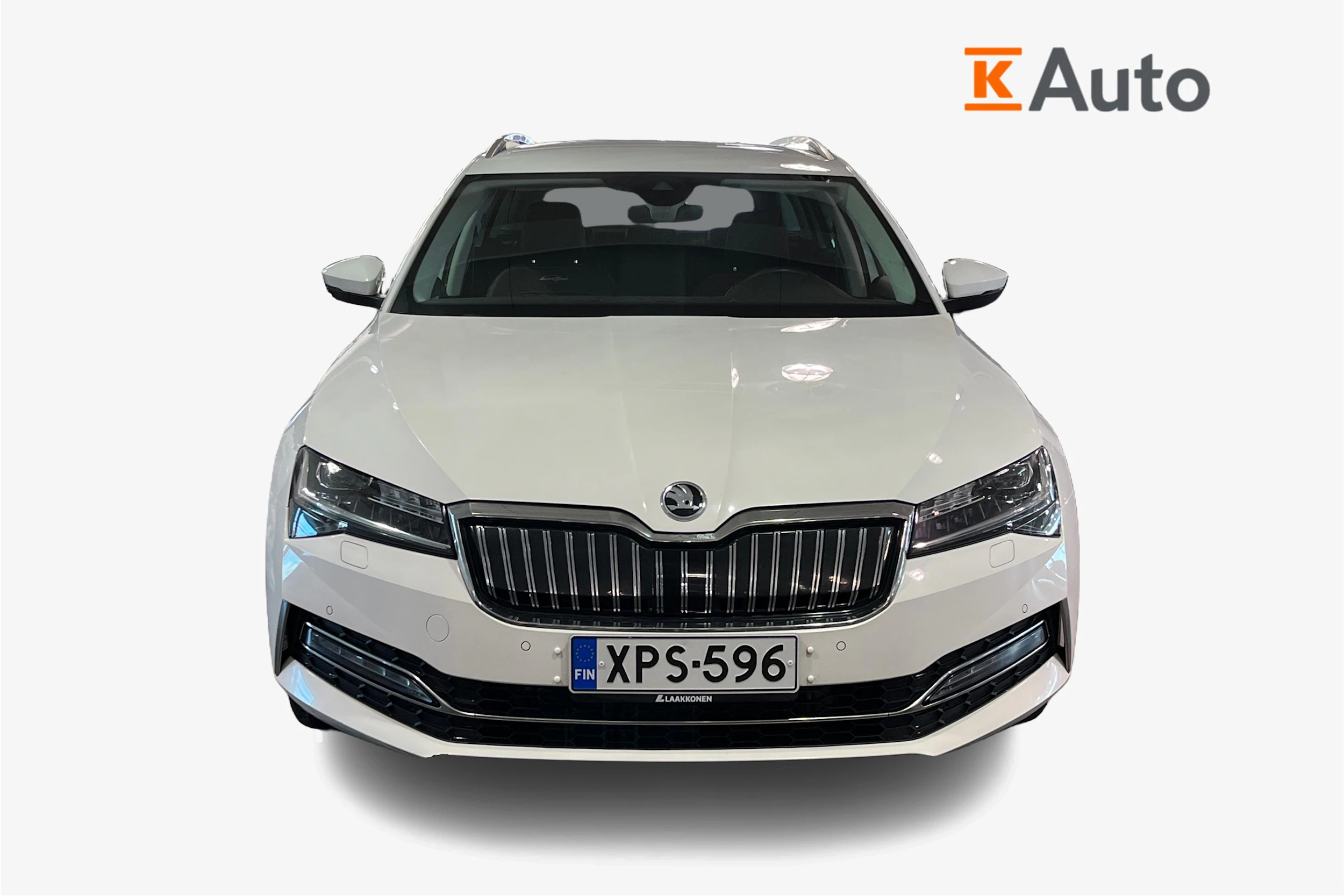 Valkoinen Skoda Superb 2020 kuva 5.