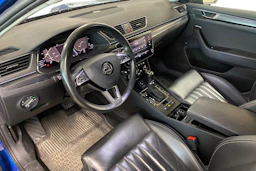 sininen Skoda Superb 2020 kuva 3.