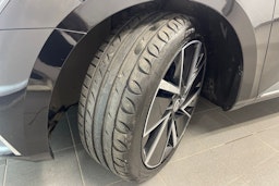 musta Skoda Superb 2020 kuva 10.