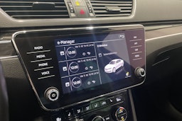 musta Skoda Superb 2020 kuva 17.