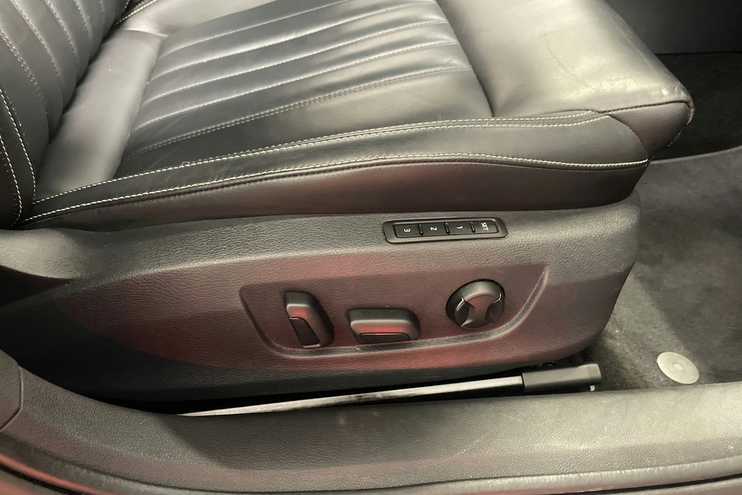 musta Skoda Superb 2020 kuva 22.