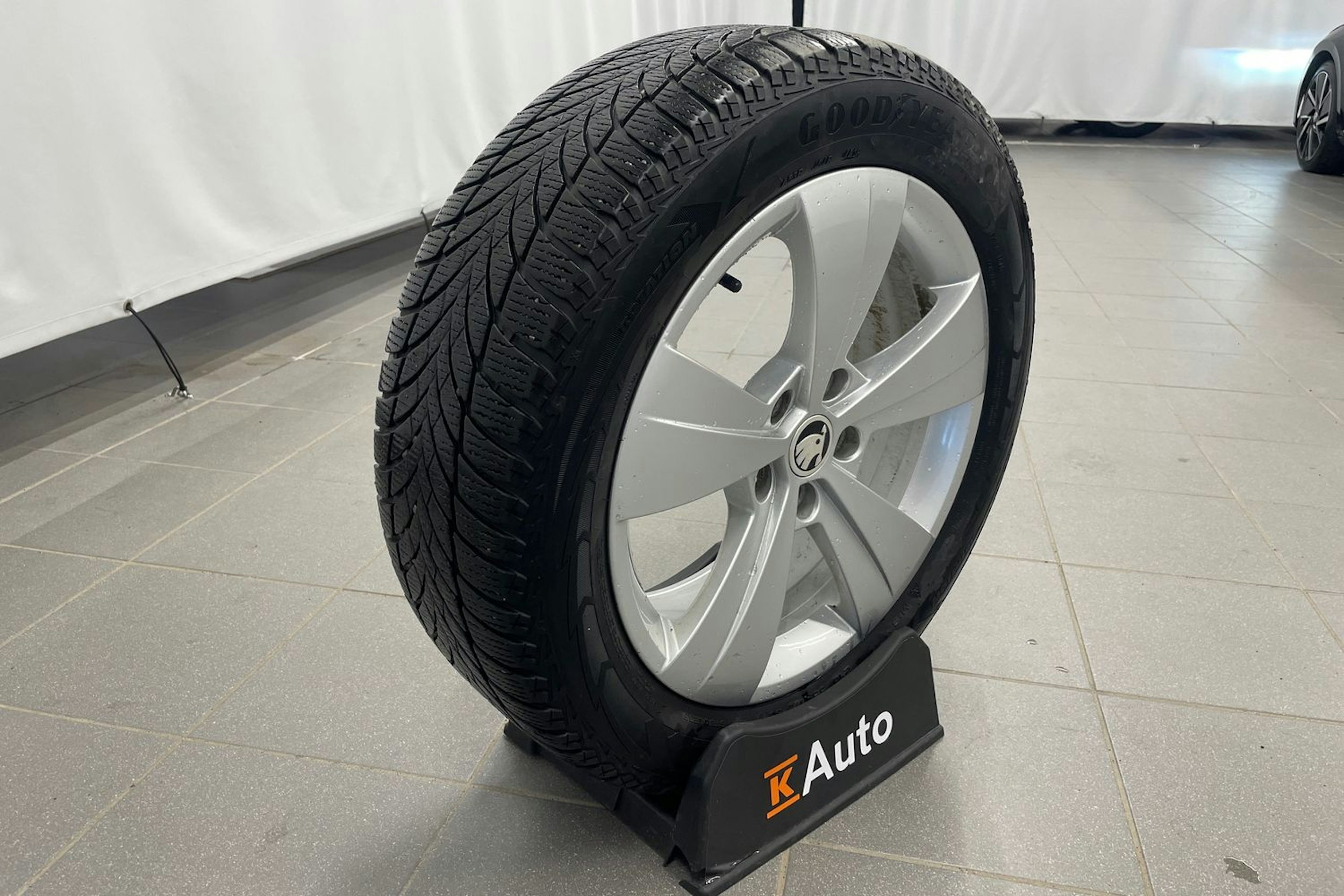 musta Skoda Superb 2020 kuva 23.