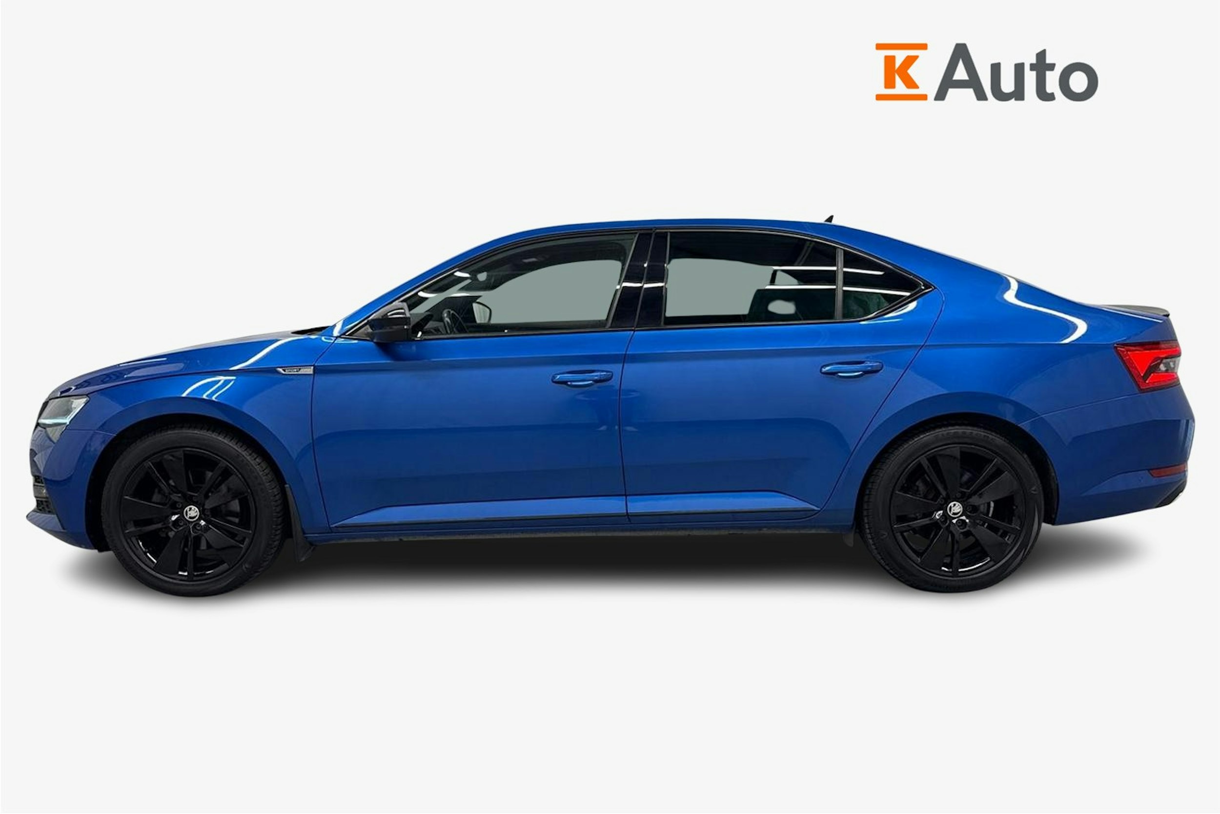 sininen Skoda Superb 2020 kuva 6.
