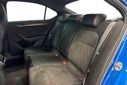 sininen Skoda Superb 2020 kuva 10.