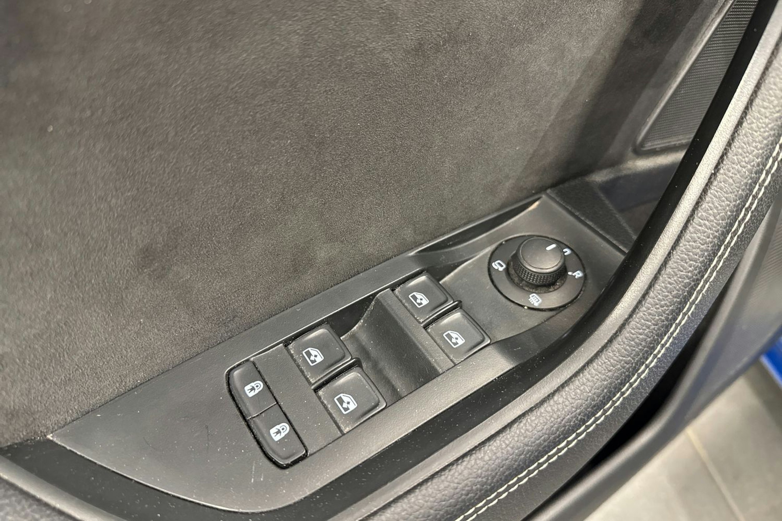 sininen Skoda Superb 2020 kuva 17.