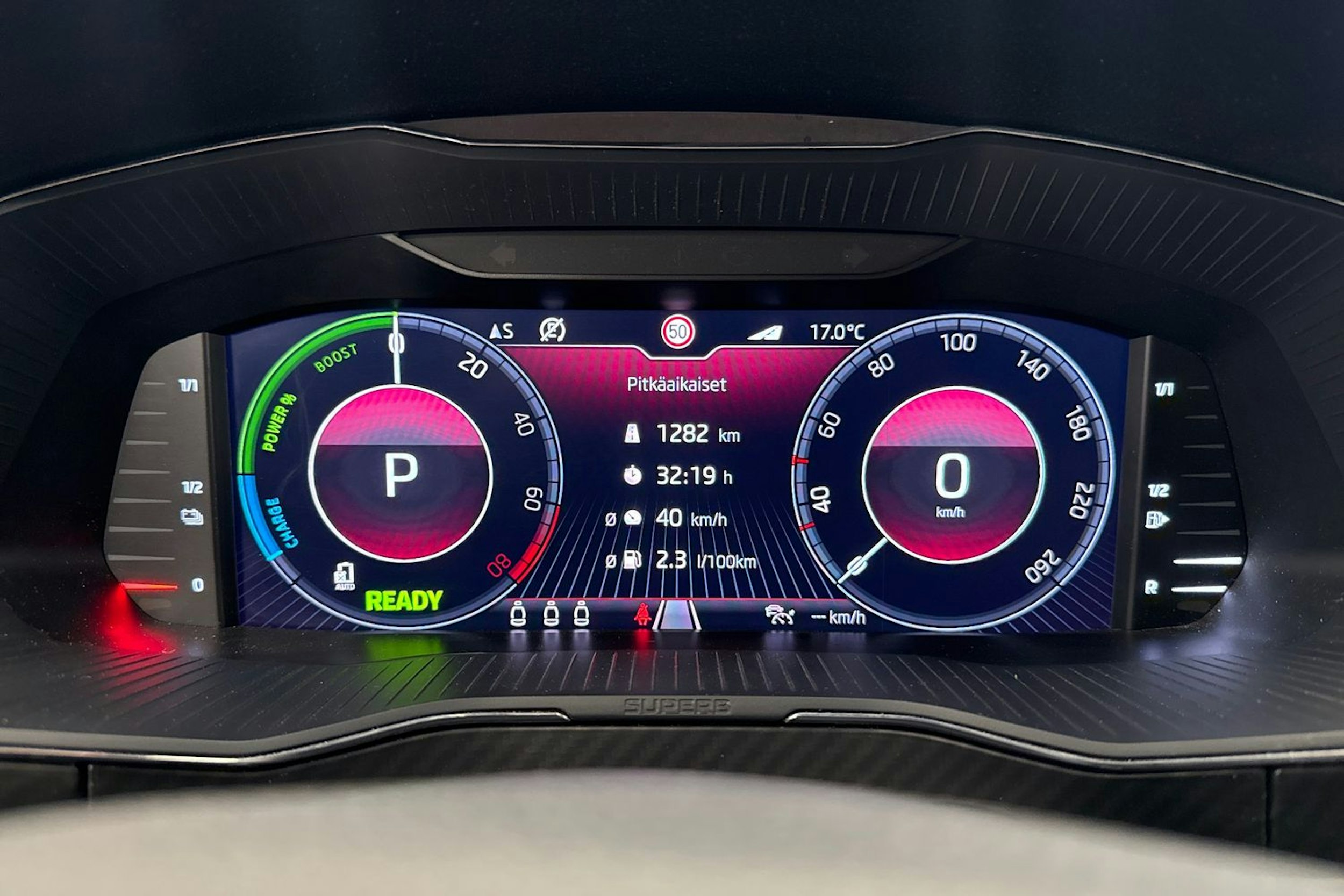 sininen Skoda Superb 2020 kuva 22.