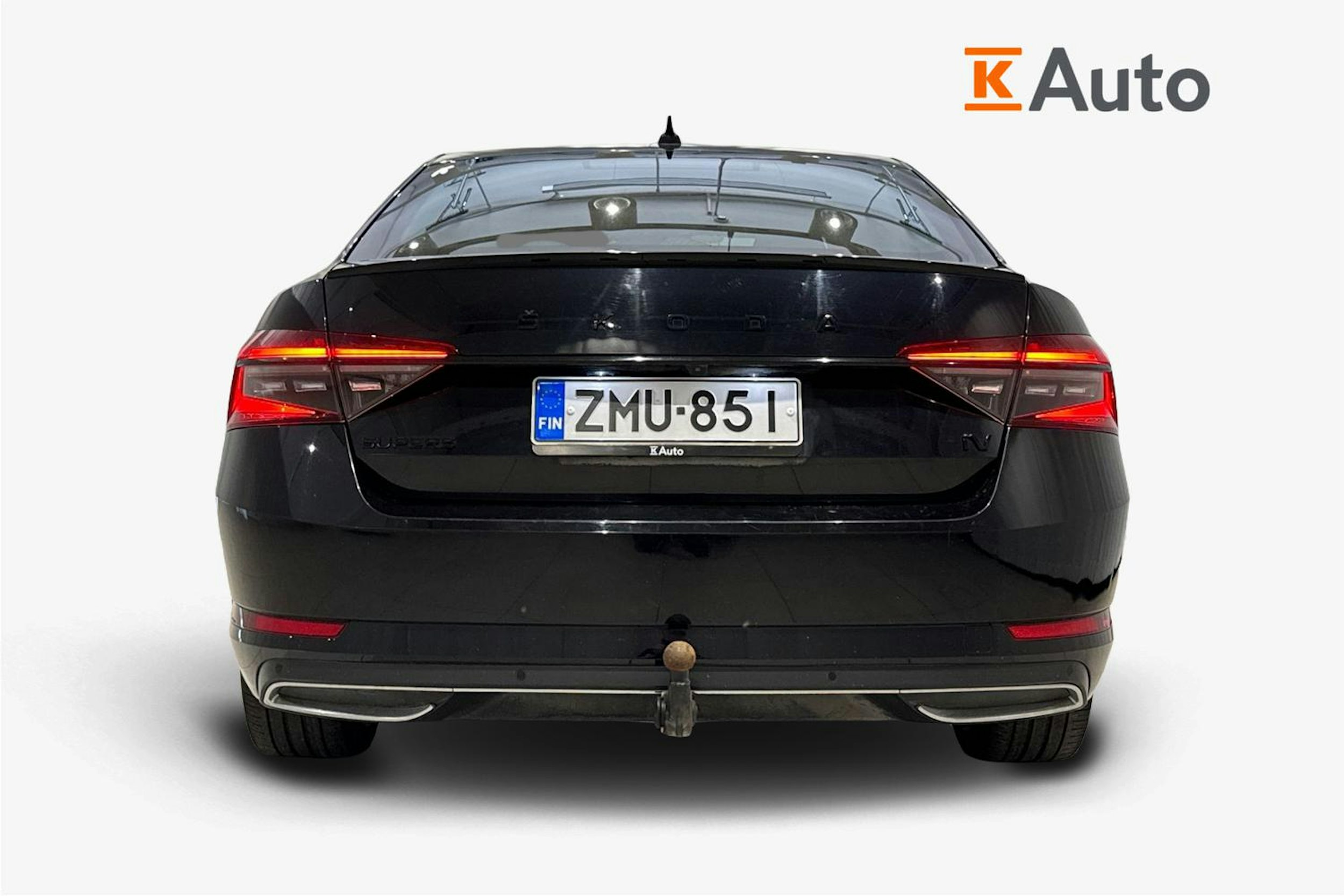 musta Skoda Superb 2020 kuva 3.