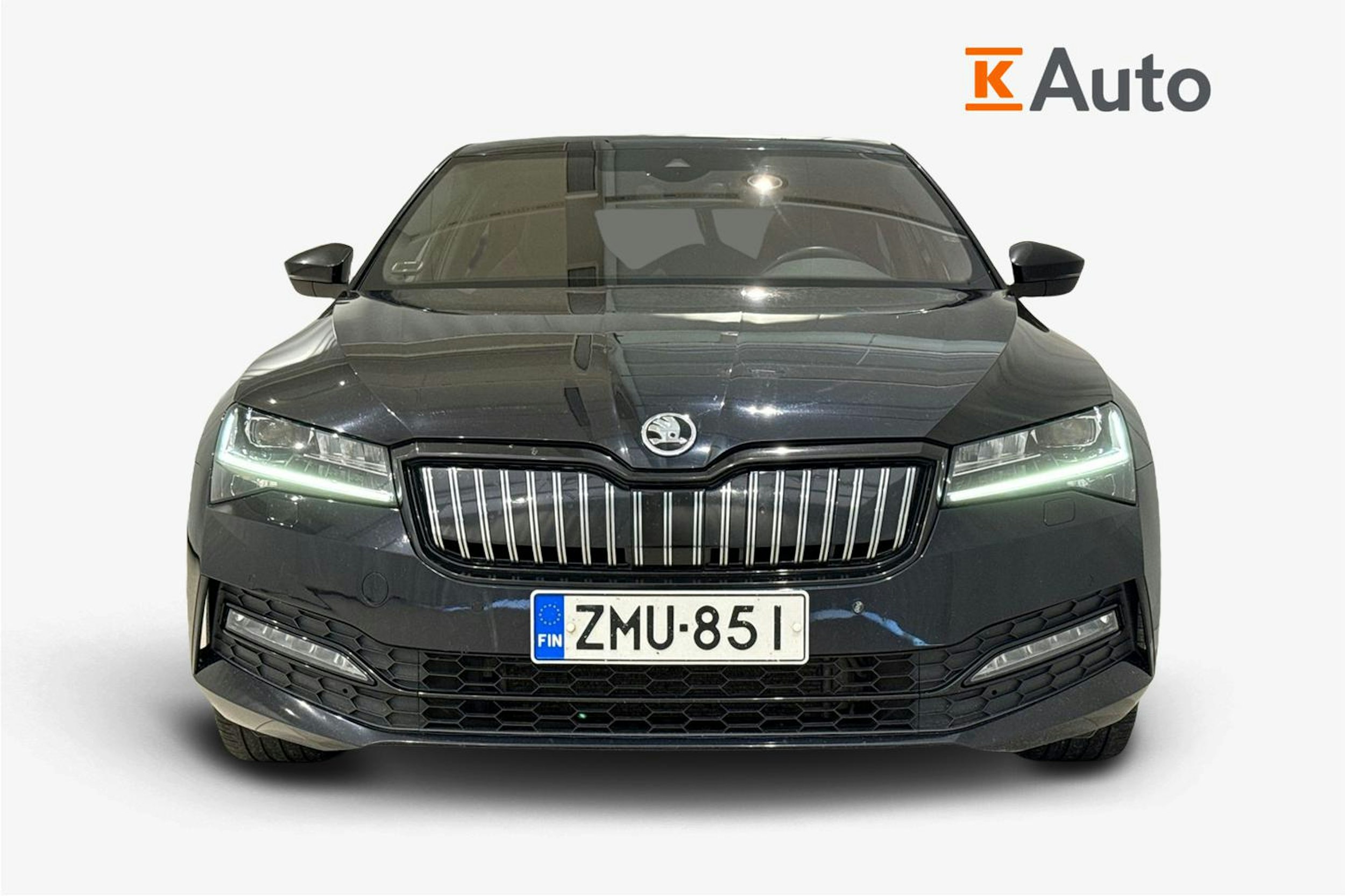 musta Skoda Superb 2020 kuva 5.