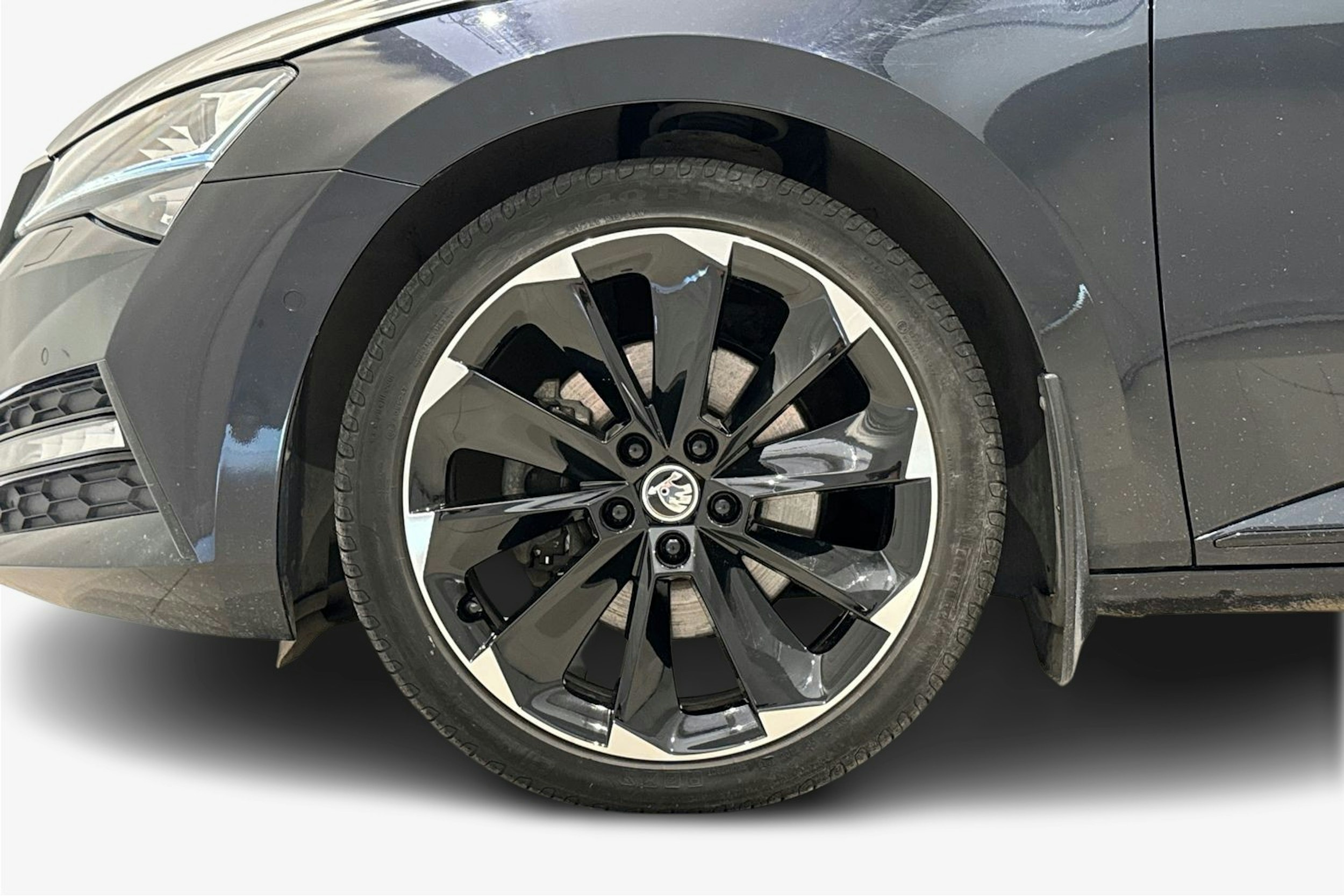 musta Skoda Superb 2020 kuva 11.