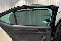musta Skoda Superb 2020 kuva 17.