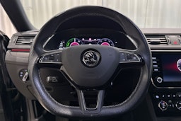 musta Skoda Superb 2020 kuva 18.