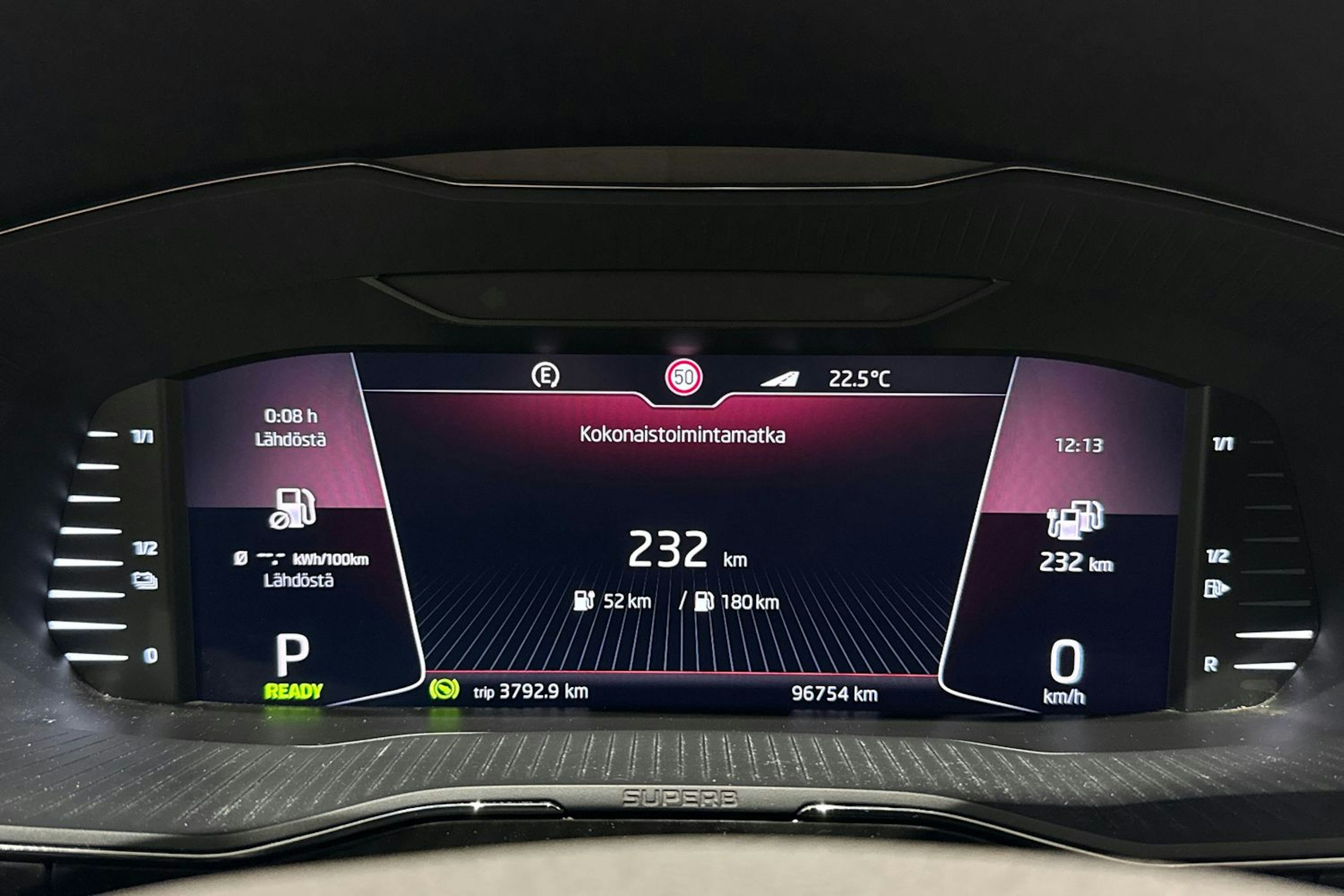 musta Skoda Superb 2020 kuva 20.