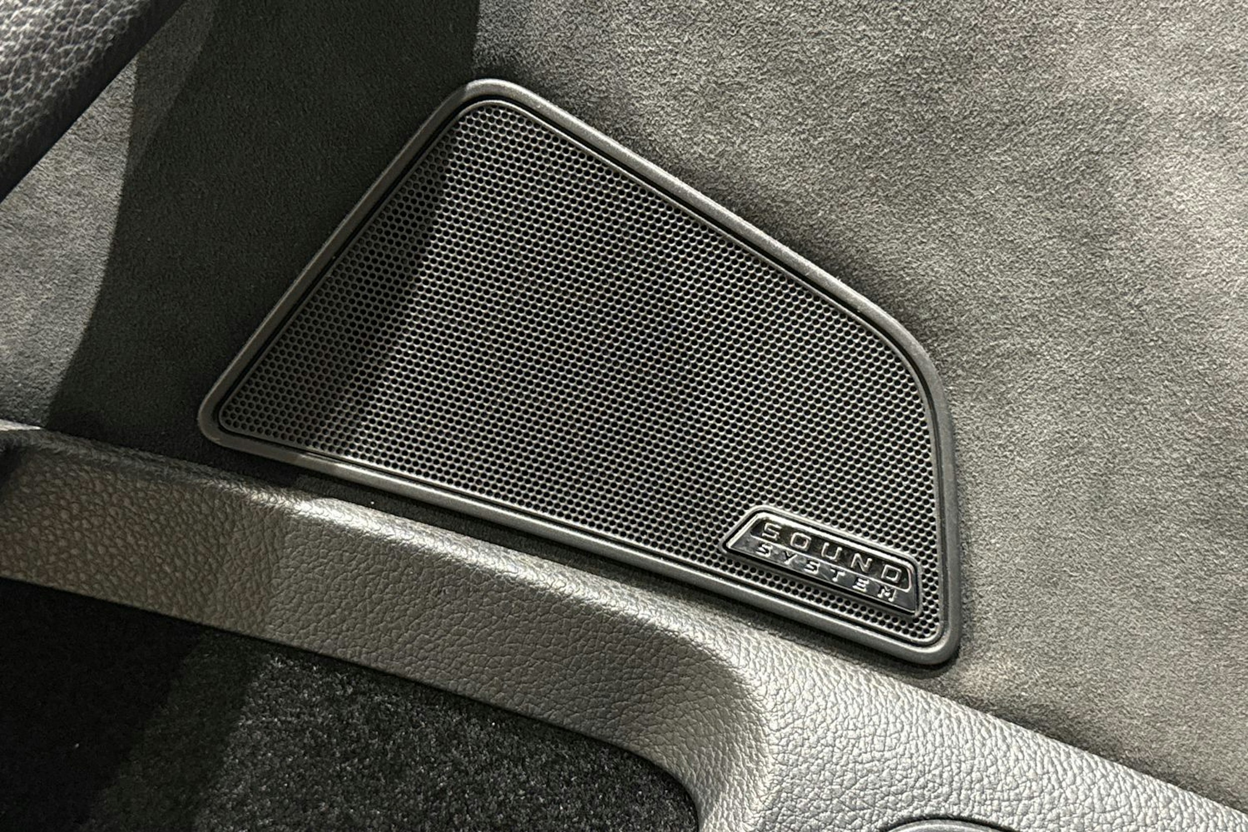 musta Skoda Superb 2020 kuva 24.