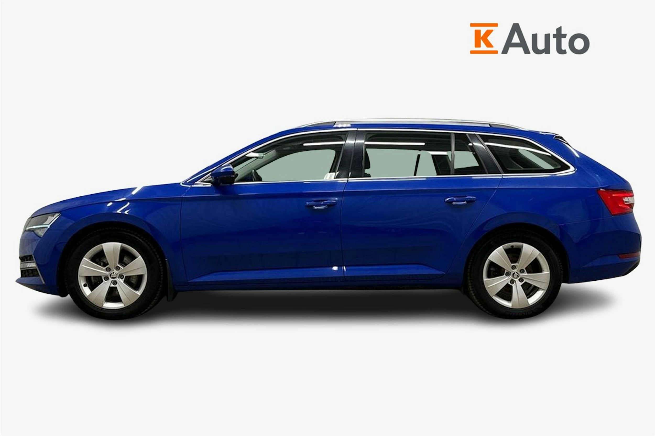 sininen Skoda Superb 2020 kuva 6.
