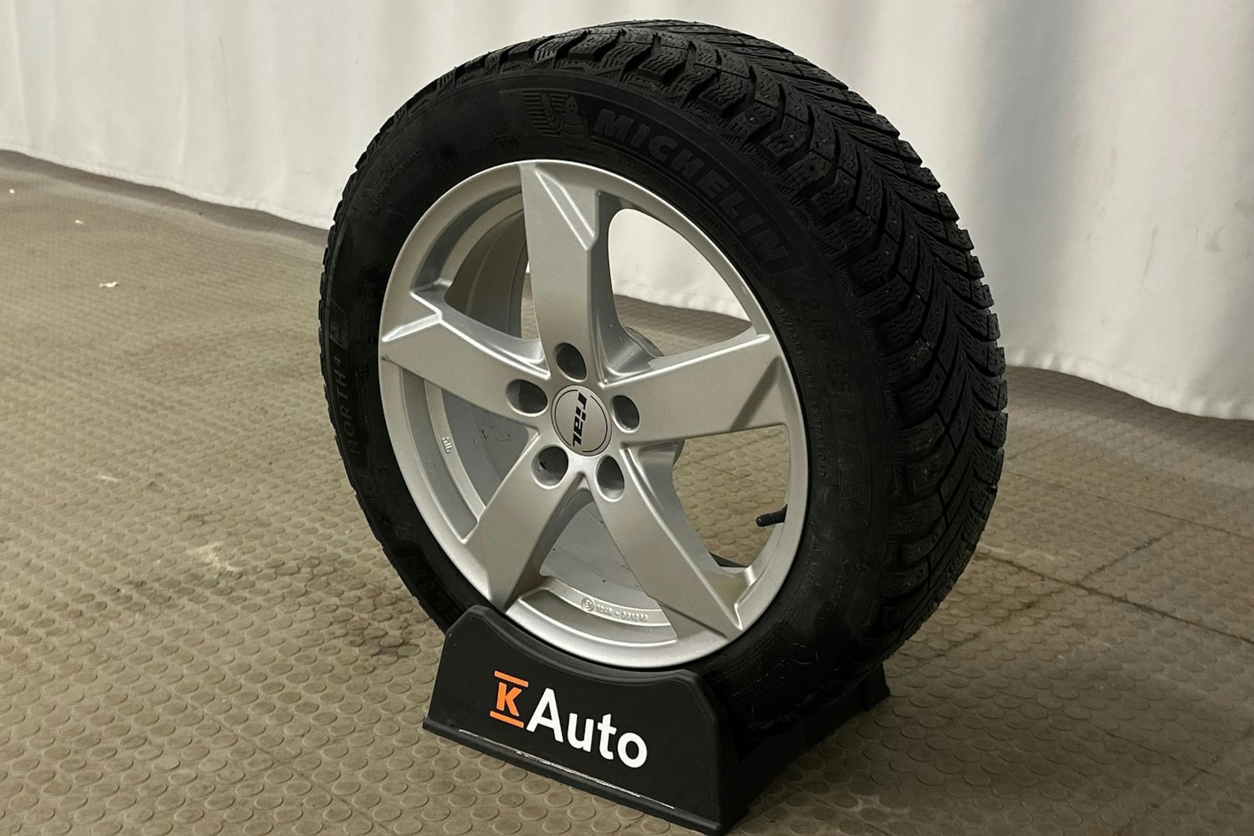 sininen Skoda Superb 2020 kuva 13.