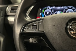 sininen Skoda Superb 2020 kuva 19.