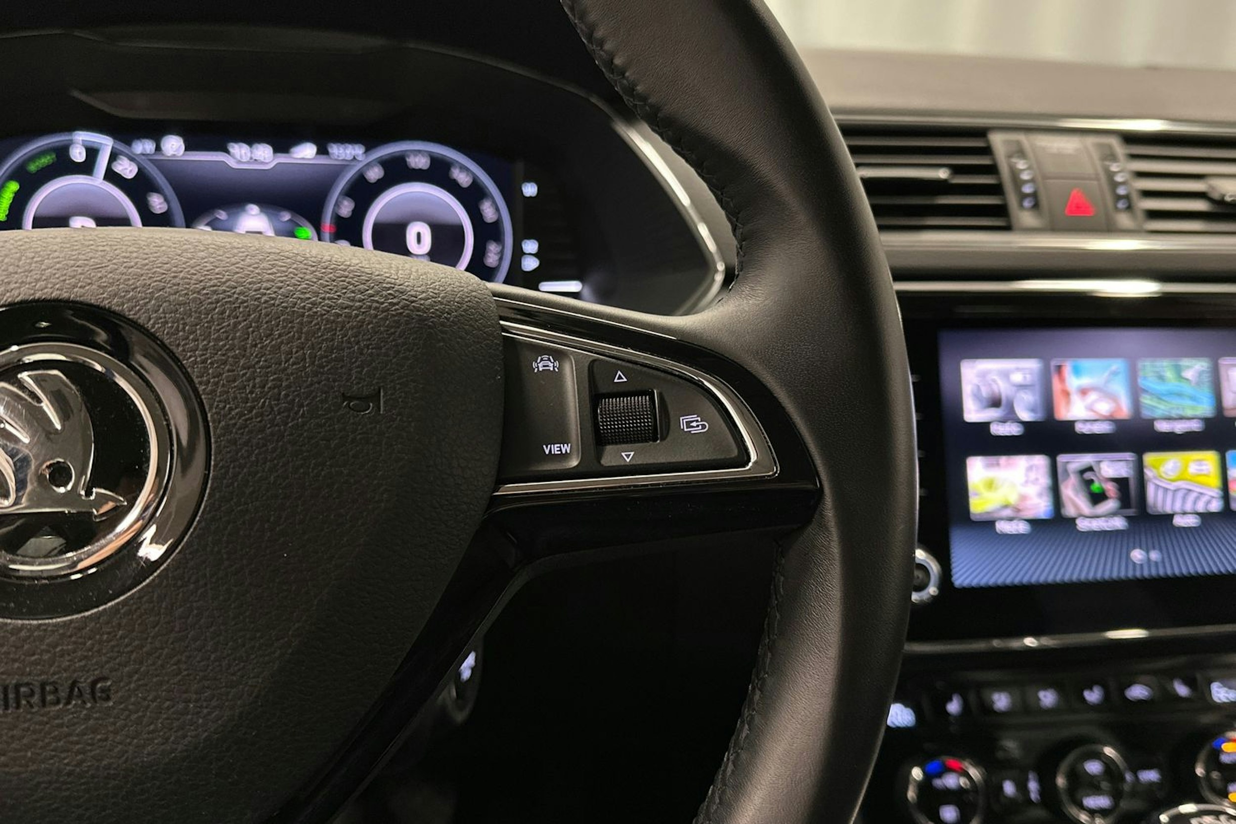 sininen Skoda Superb 2020 kuva 20.