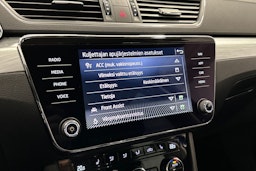 sininen Skoda Superb 2020 kuva 28.
