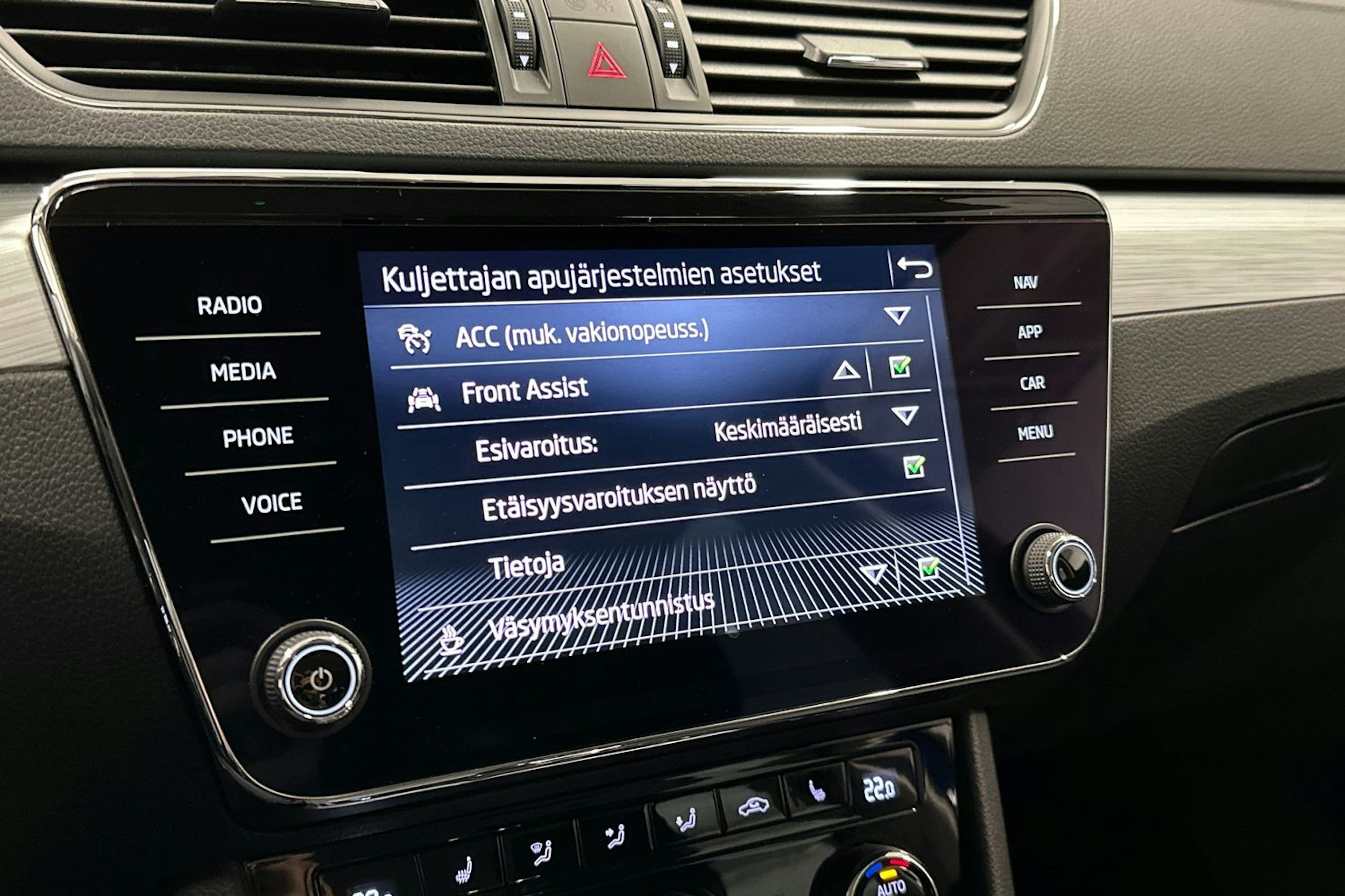 sininen Skoda Superb 2020 kuva 29.
