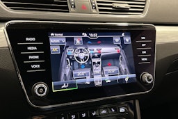sininen Skoda Superb 2020 kuva 31.