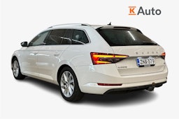 valkoinen Skoda Superb 2020 kuva 2.