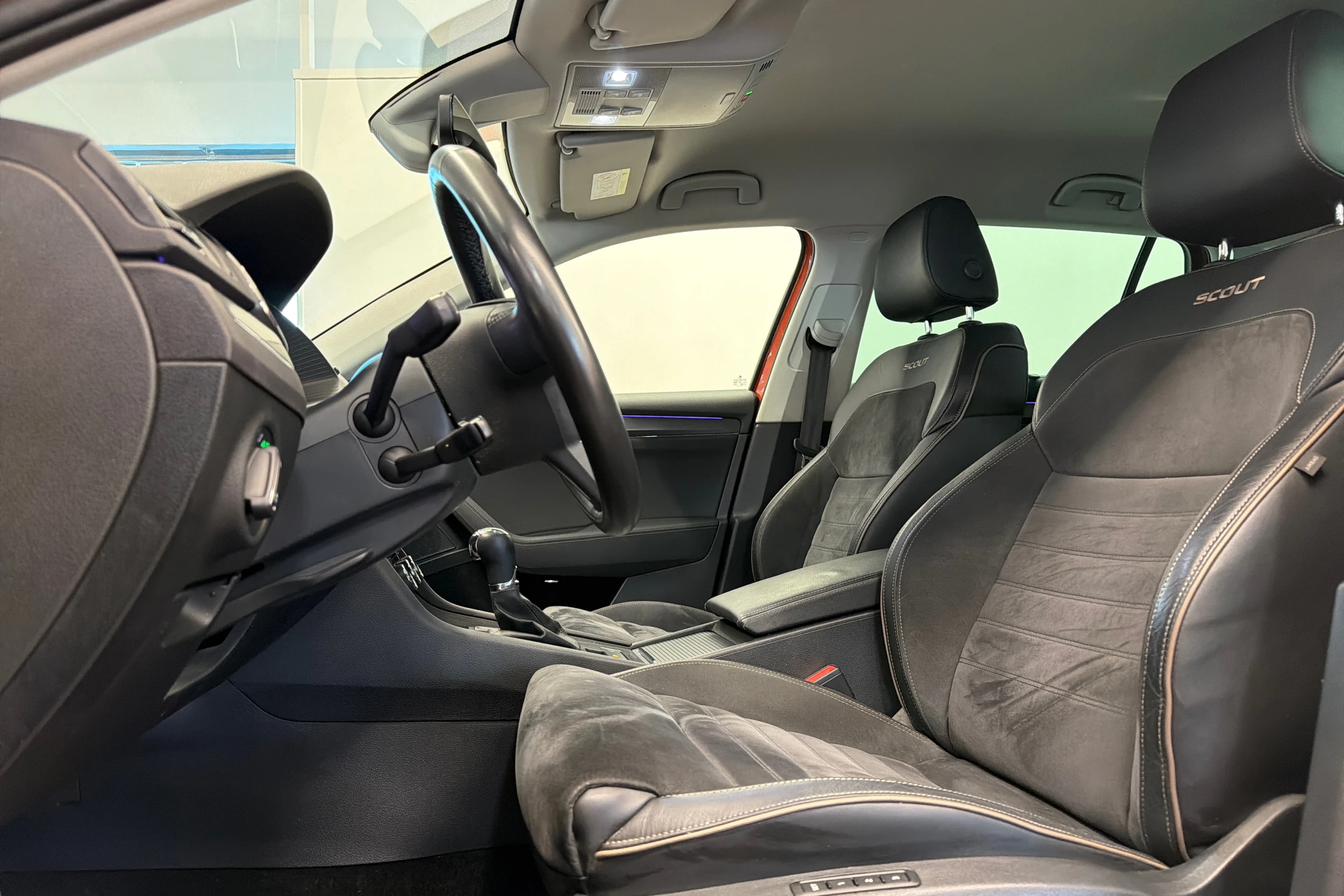 met. vihreä Skoda Superb 2020 kuva 15.