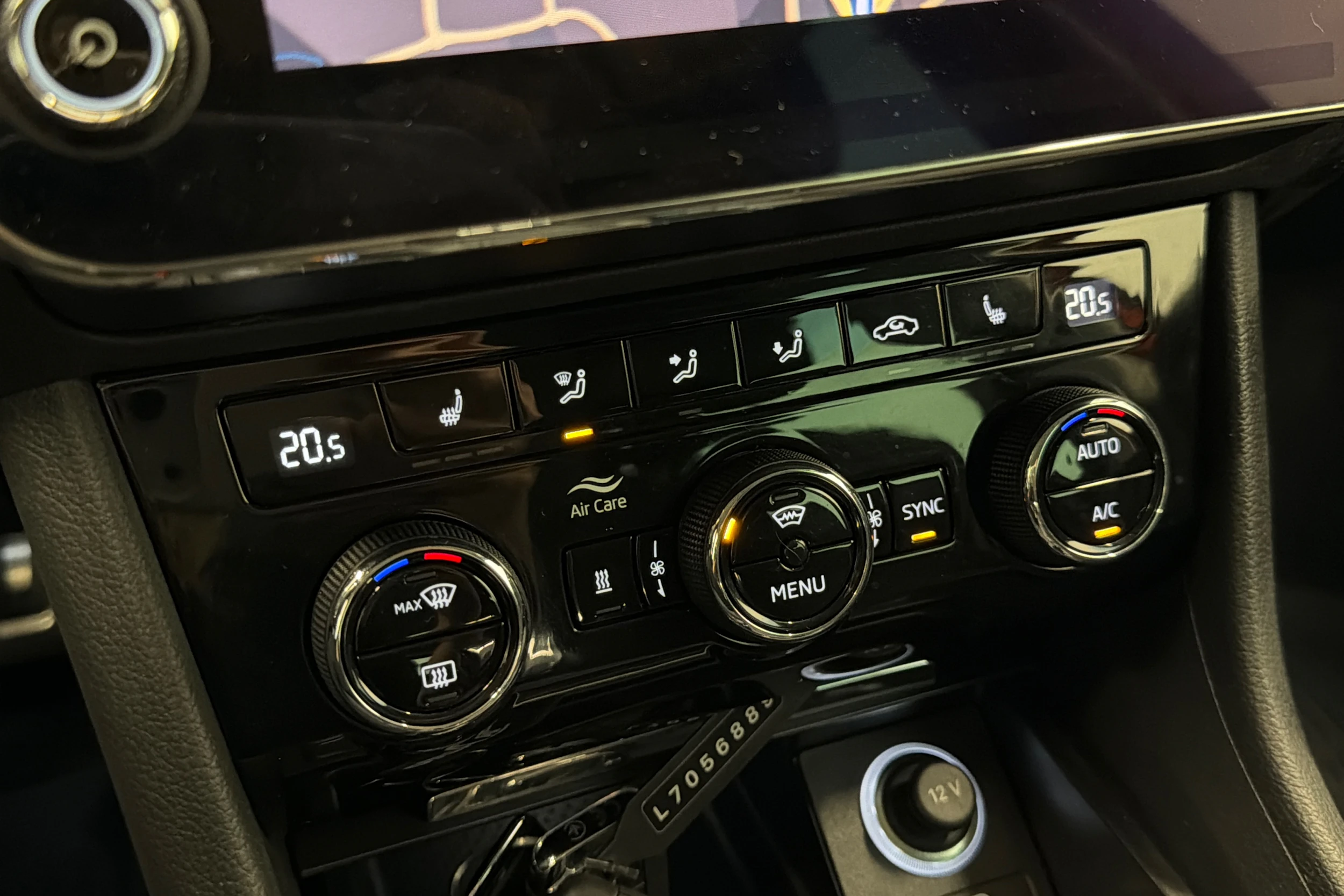 met. vihreä Skoda Superb 2020 kuva 24.