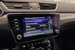 met. vihreä Skoda Superb 2020 kuva 27.
