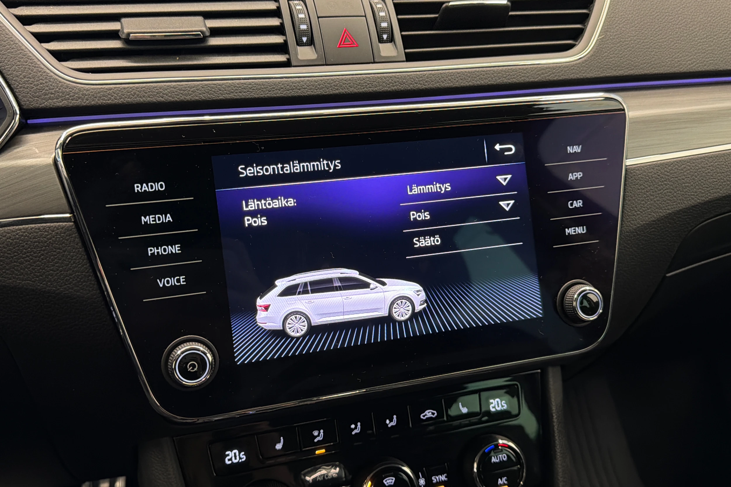 met. vihreä Skoda Superb 2020 kuva 32.