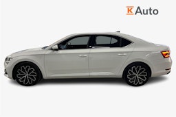 valkoinen Skoda Superb 2020 kuva 6.